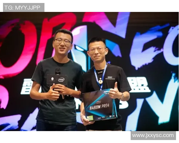 重庆羽毛球队总决赛精彩配合展现团队默契与实力分析